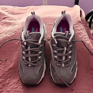 Sketchers Memory Foam sneakers